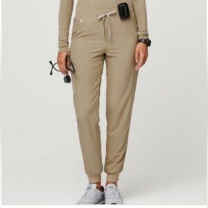 Women’s Figs FIONx high waisted lined water resistant fabric joggers size MP